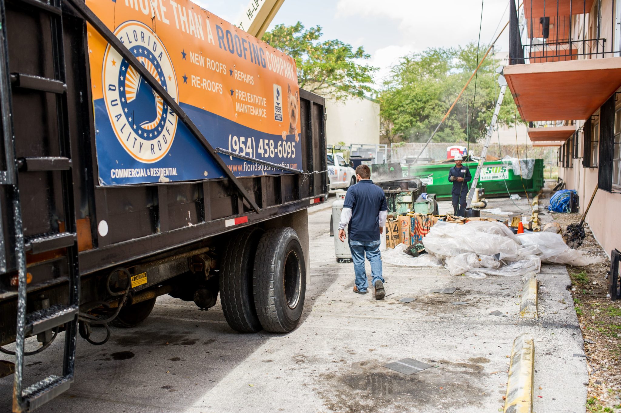After a Storm: A Guide to Hiring a Roofing Company 1